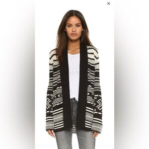 BB Dakota blank and white size XS cardigan